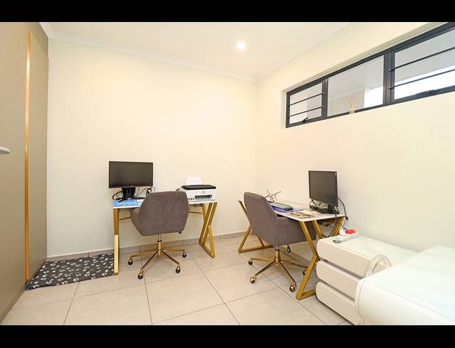 2 BEDROOM APARTMENT FOR SALE IN GREENSTONE HILL